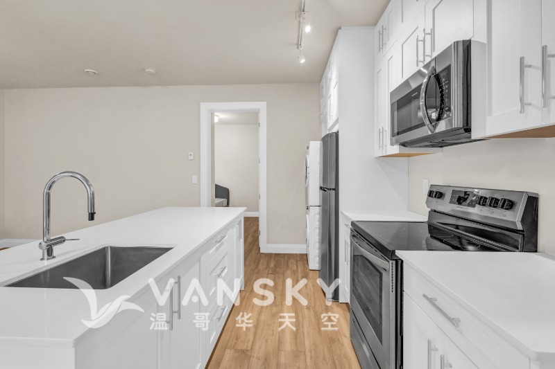 250406191220_2473 W 16th 7.jpg